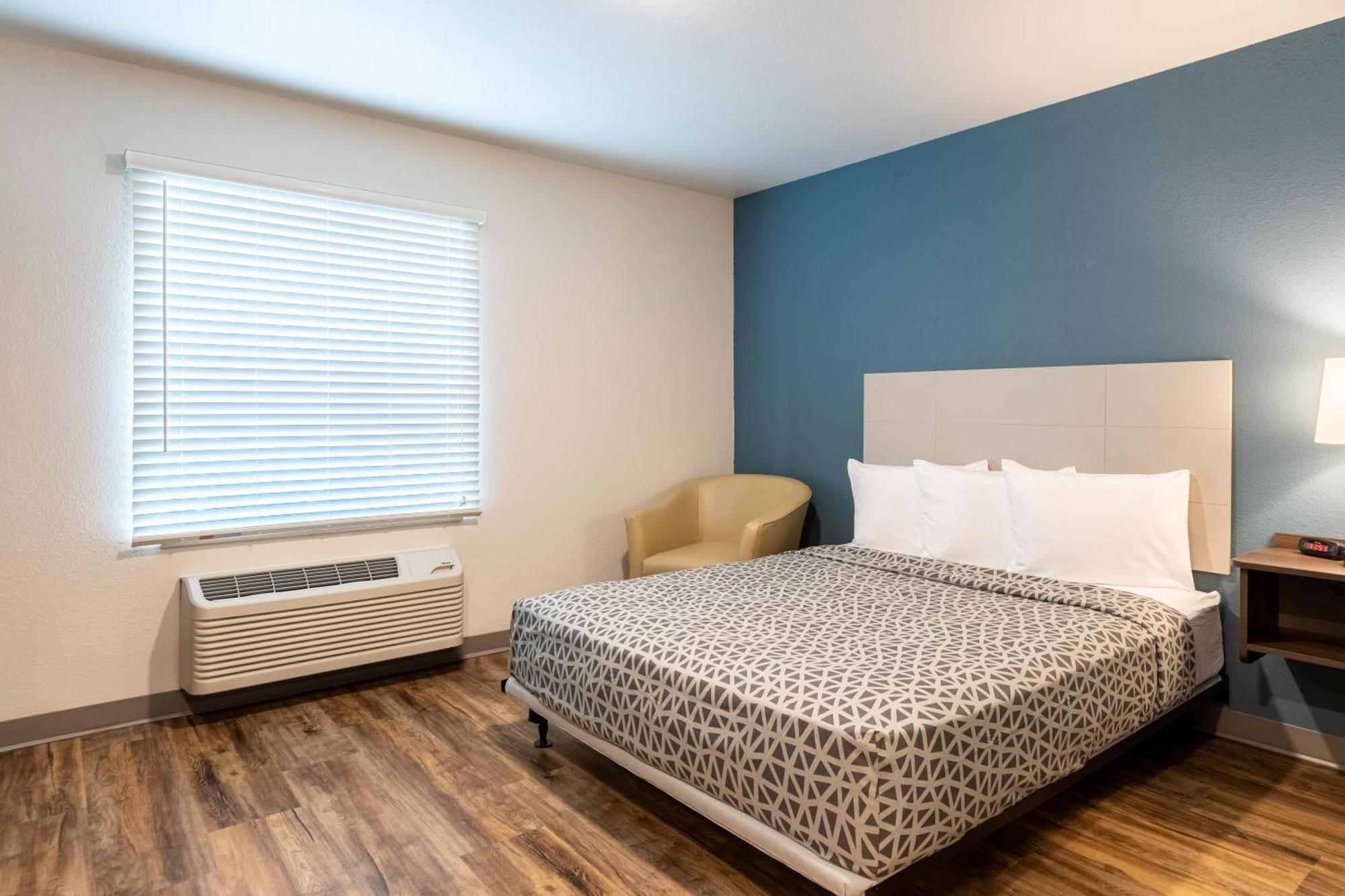 Woodspring Suites Corona Esterno foto