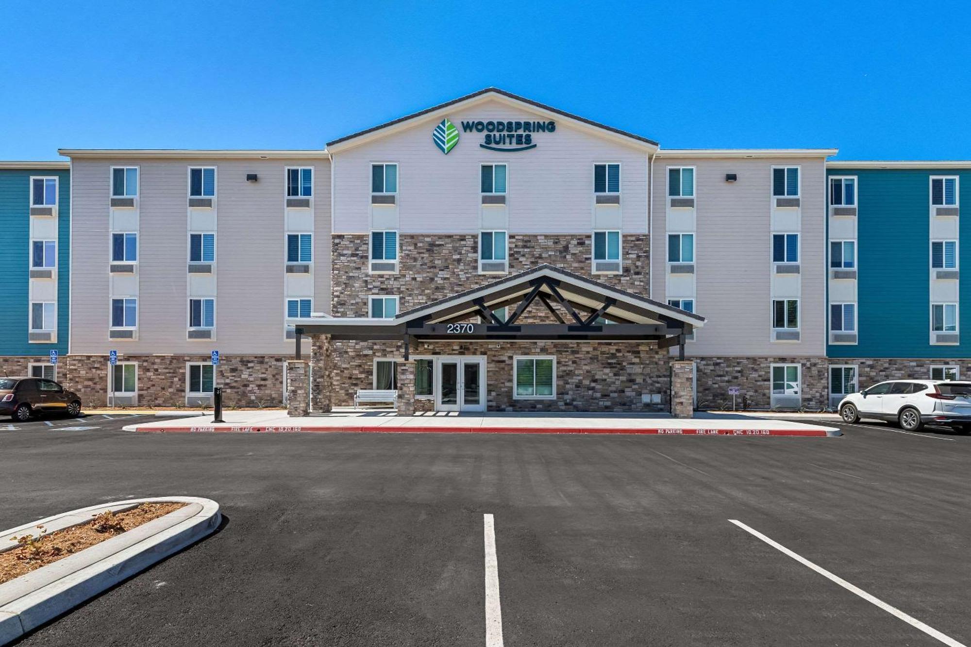 Woodspring Suites Corona Esterno foto