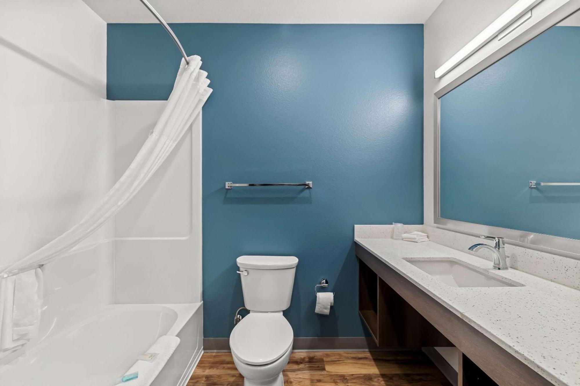 Woodspring Suites Corona Esterno foto