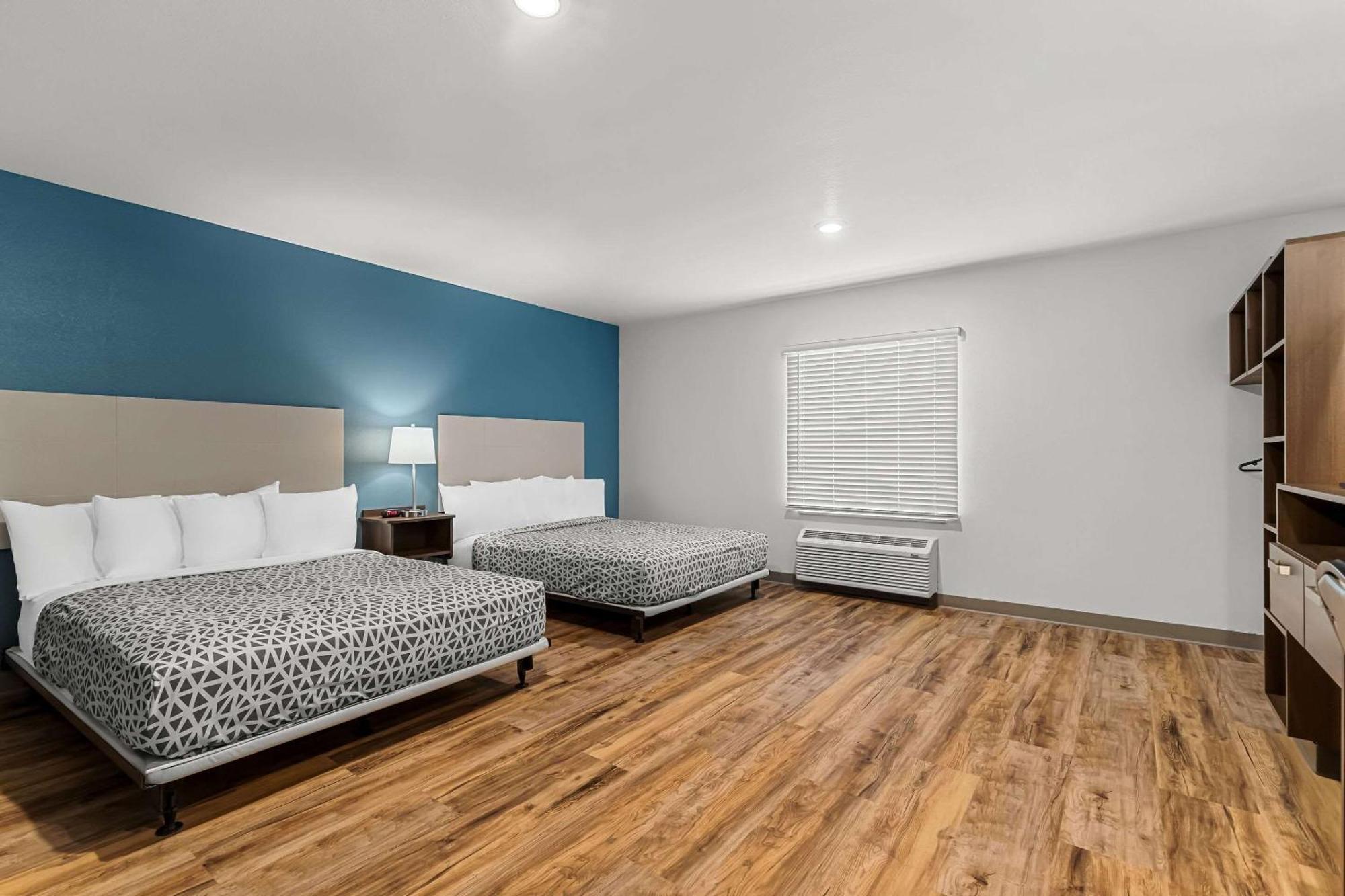 Woodspring Suites Corona Esterno foto